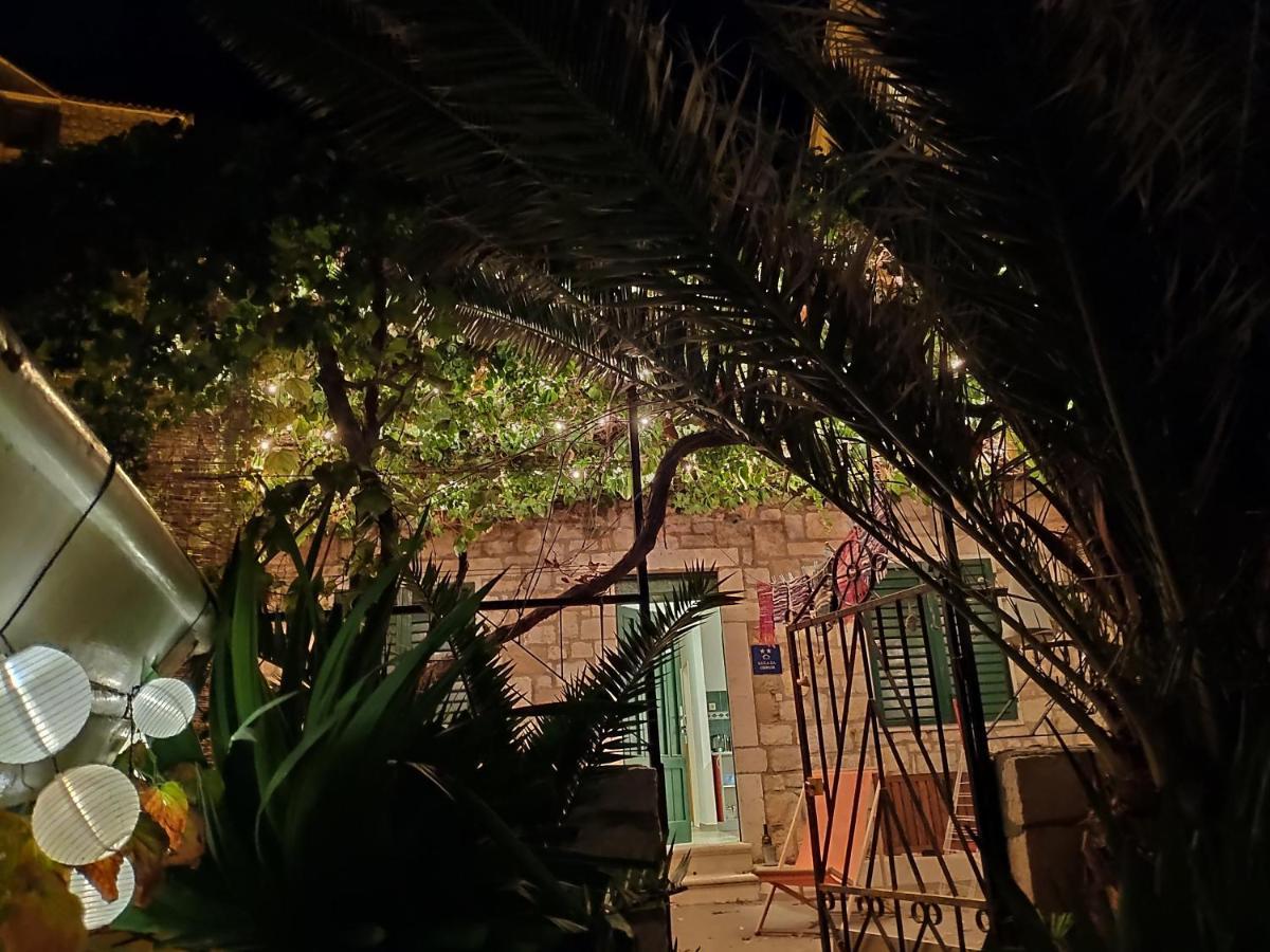 Beach House Gusla Komiza Ngoại thất bức ảnh