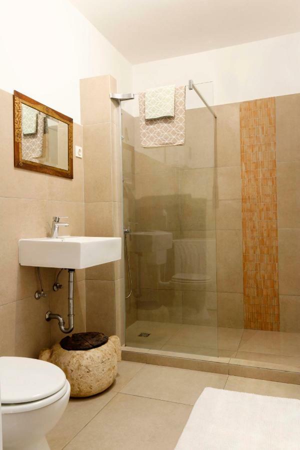 Beach House Gusla Komiza Ngoại thất bức ảnh